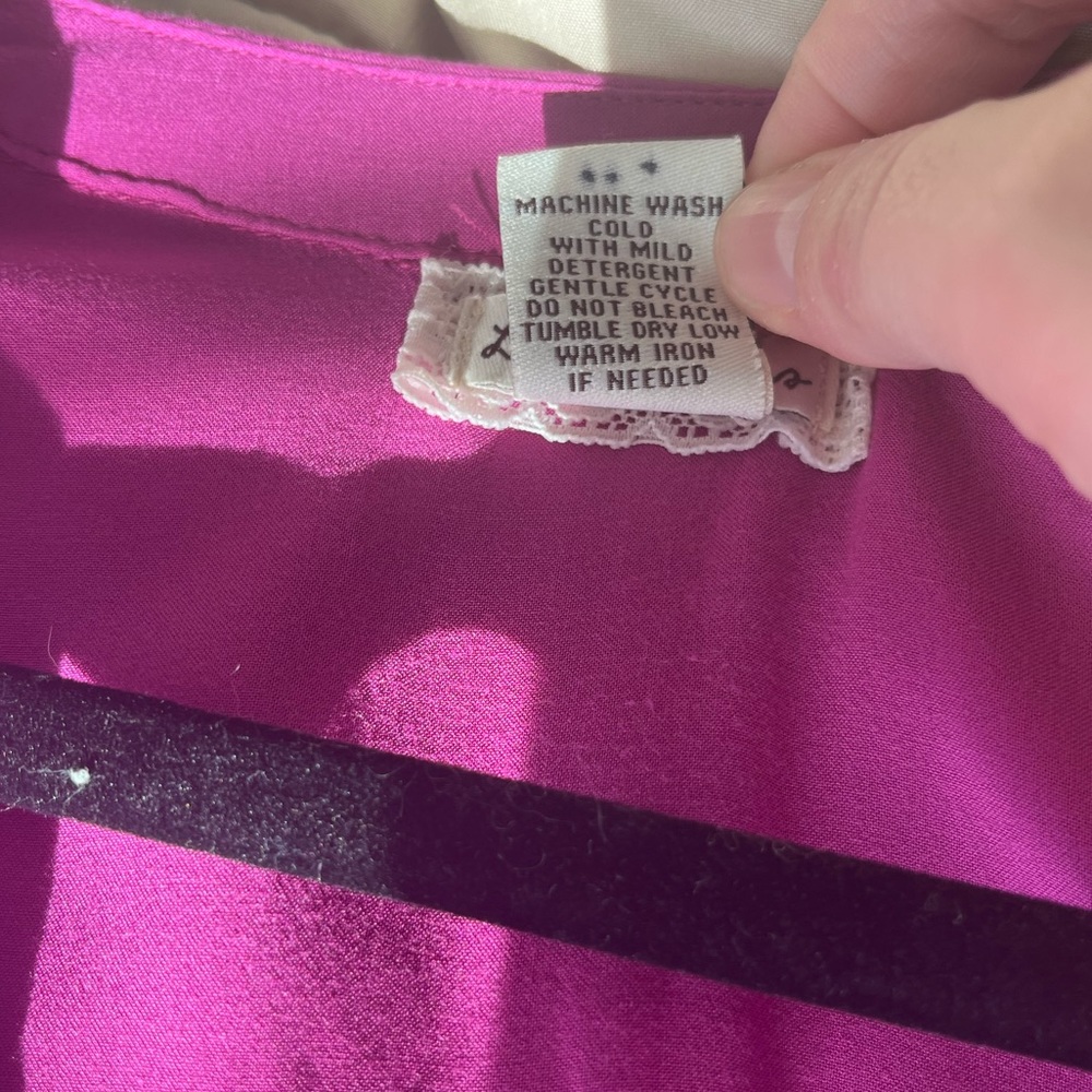 LOVE NOTES Gorgeous magenta color blouse - Picture 4 of 7